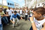 Neto entra na roda de capoeira e mostra que “manja dos paranauês”