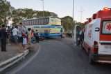 Casal em moto morre atropelado por ônibus