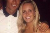 CR7 acha celular e convida dona para jantar