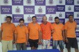 Polícia apresenta grupo que tentou arrombar caixa eletrônico na Bahia Polícia apresenta grupo que tentou arrombar caixa eletrônico na Bahia