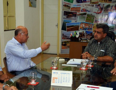 isaac com empresario