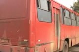 Sem freios, motorista de ônibus escolar foge em fiscalização e abandona crianças