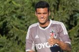 Jogador Ramon Motta não paga pensão e advogada de ex pede a prisão do craque