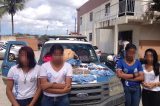 Estudantes são apreendidas afanando roupas em lojas