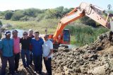 Prefeito Luiz Vicente Berti visita o interior dando continuidade ao Programa Municipal de Segurança Hídrica