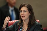 Em sua despedida, Luciana Lóssio vota pelo fim de censura a Anthony Garotinho