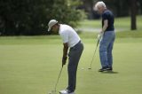 De férias, Obama joga golfe com Bill Clinton em Massachusetts