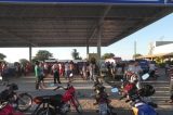 Ladrões roubam posto de gasolina e invadem condomínio