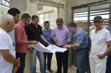 Isaac visita obra de creche no Mandacaru