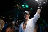 Famosos curtem balada na Praia do Forte