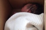 Bebê é encontrado dentro de caixa em cesto de lixo em Lauro de Freitas