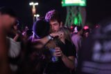 Marquezine e Maurício flagrados aos beijos no Rock in Rio