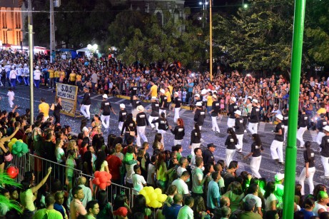 desfile multidao