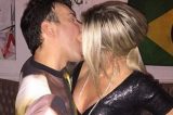 Íris Stefanelli explica beijão em amigo estilista: ‘Não teve língua, e ele nem gosta da fruta’