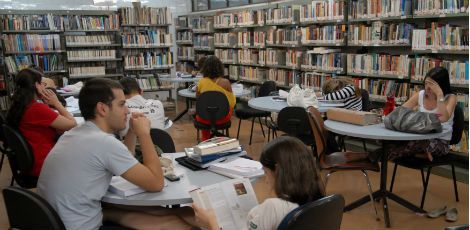 sala de aula biblioteca