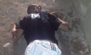 tiro nas costas