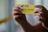 Bolsa Família distribuiu renda, mas não reduziu abismo social, diz economista