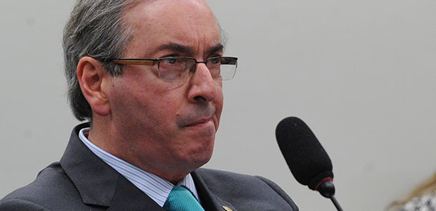 cunha mordendo os labios