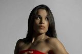 Rival de Ronda Rousey, lutadora Julianna Peña posa sensual