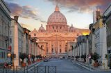 Vaticano dispensa padre após ele revelar que é gay