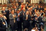 Zó comemora aprovação de projeto
