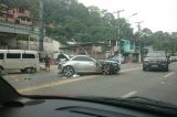 Com carro de luxo, jogador do Fluminense se envolve em acidente