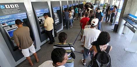 bancos caixas eletronico funcionando
