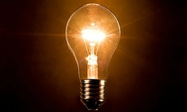 lampada preta e vermelha