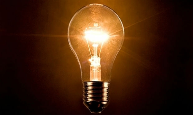 lampada preta e vermelha