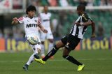 Atlético-MG derrota Figueirense e impede festa corintiana