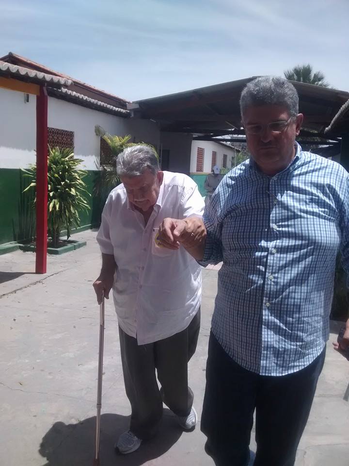 osvaldo votando