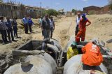 Prefeito acompanha obras na Travessa da Paz e Rua da Jovem Guarda