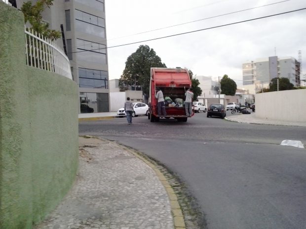 carro do lixo petrolina2