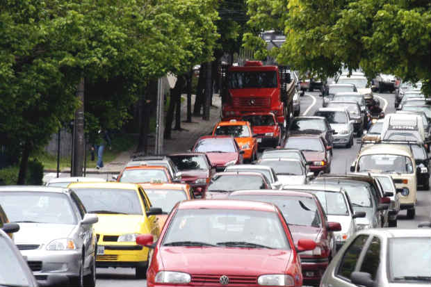 carros em fila