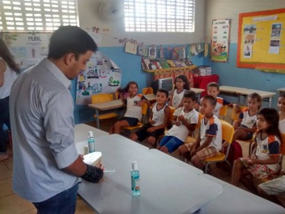 dentista em escola1