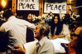 1980 – John Lennon é assassinado em Nova York