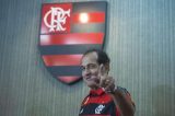 Muricy beija escudo do Flamengo e mira reforços “nível A”