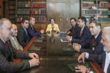 Prefeitos entregam a Dilma manifesto contra o impeachment