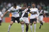 Vasco fica no 0 a 0 com o Coritiba e é rebaixado pela 3ª vez no Brasileiro