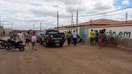 viatura da pm petrolina em creche