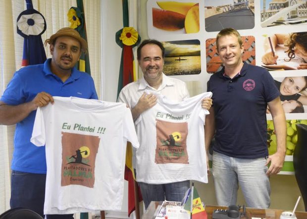 lossio com camisa da palma