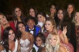 Neymar comemora Réveillon rodeado de mulheres em festa particular