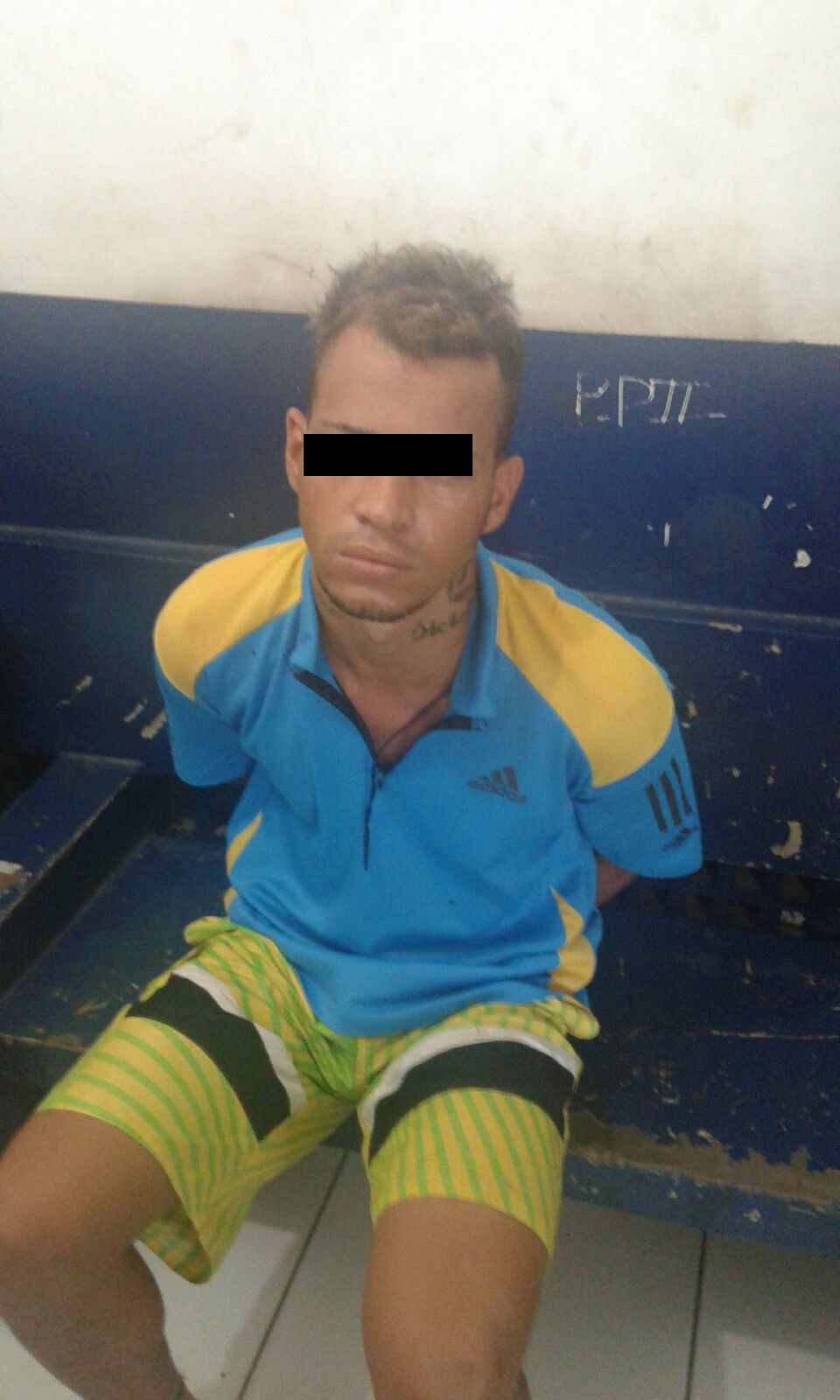 preso com pedra1