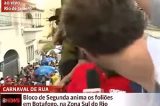 Repórter da Globo News é beijada ao vivo no último dia do Carnaval