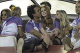 Marina Ruy Barbosa e Xandinho Negrão dão beijão em camarote Marina Ruy Barbosa e Xandinho Negrão dão beijão em camarote