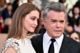 Ray Liotta aparece irreconhecível em premiação