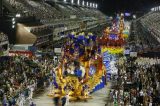 Com enredo ruim, escola de samba que homenageou Miguel Arraes penou no 8º lugar