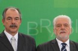 Sem moral: Ministro é Wagner, mas quem manda é Mercadante Sem moral: Ministro é Wagner, mas quem manda é Mercadante
