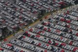 Vendas de carros caem 27% e regridem quase dez anos