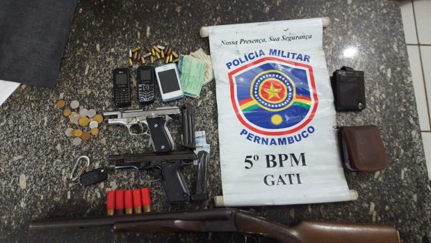 cinco bandidos3 armas